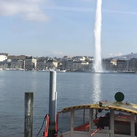Proche Geneve Apartman *
