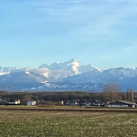 Proche Geneve Apartman